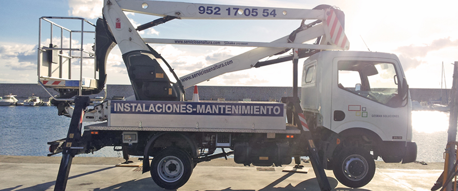 Camión trabajos en altura